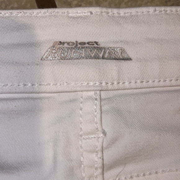 Project Runway jeans distressed size 12 white - Picture 2 of 4